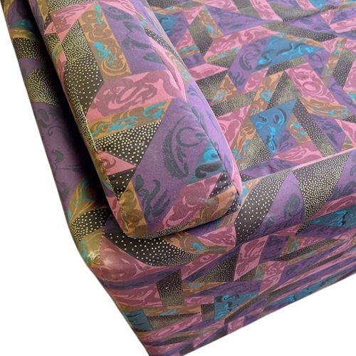 Massief kast met sierbeslag - Copy